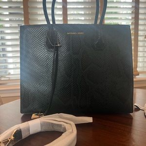 Beautiful Michael Kors Handbag